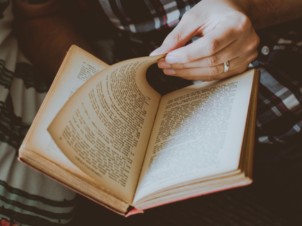 承認自己不知道，正是求知的先決條件。哲學帶領你從思考、內省，幫助找尋生命的意義所在！